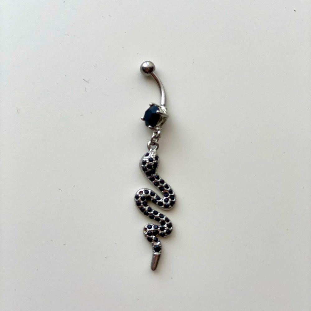 NWT!‼️Black rhinestone, snake belly button ring